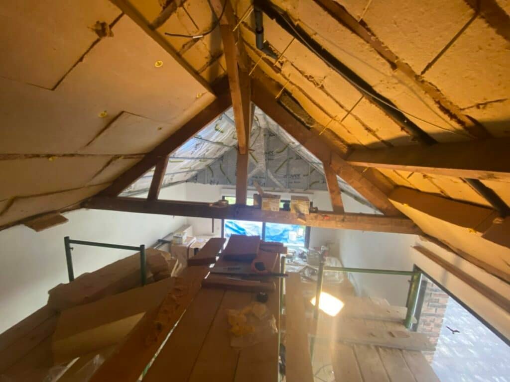 Mvt-reno - Comment l'isolation en laine de bois peut-elle réduire vos factures d'énergie et améliorer la qualité de l'air intérieur en 2025 ? - Featured Image 1