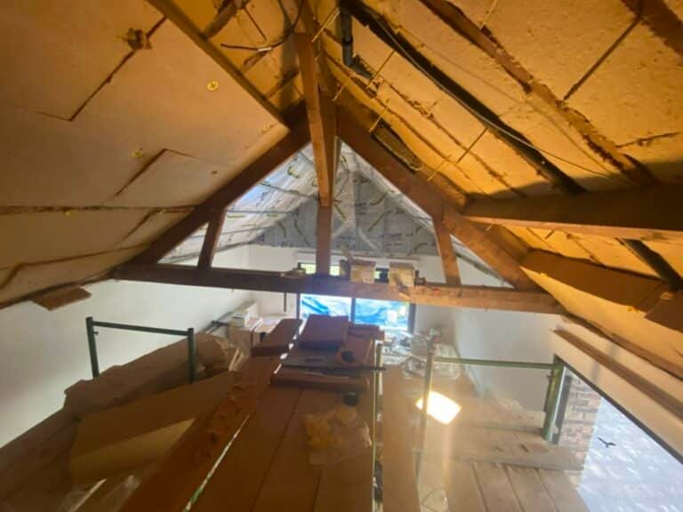 Mvt-reno - Comment l'isolation en laine de bois peut-elle réduire vos factures d'énergie et améliorer la qualité de l'air intérieur en 2025 ? - Featured Image 1