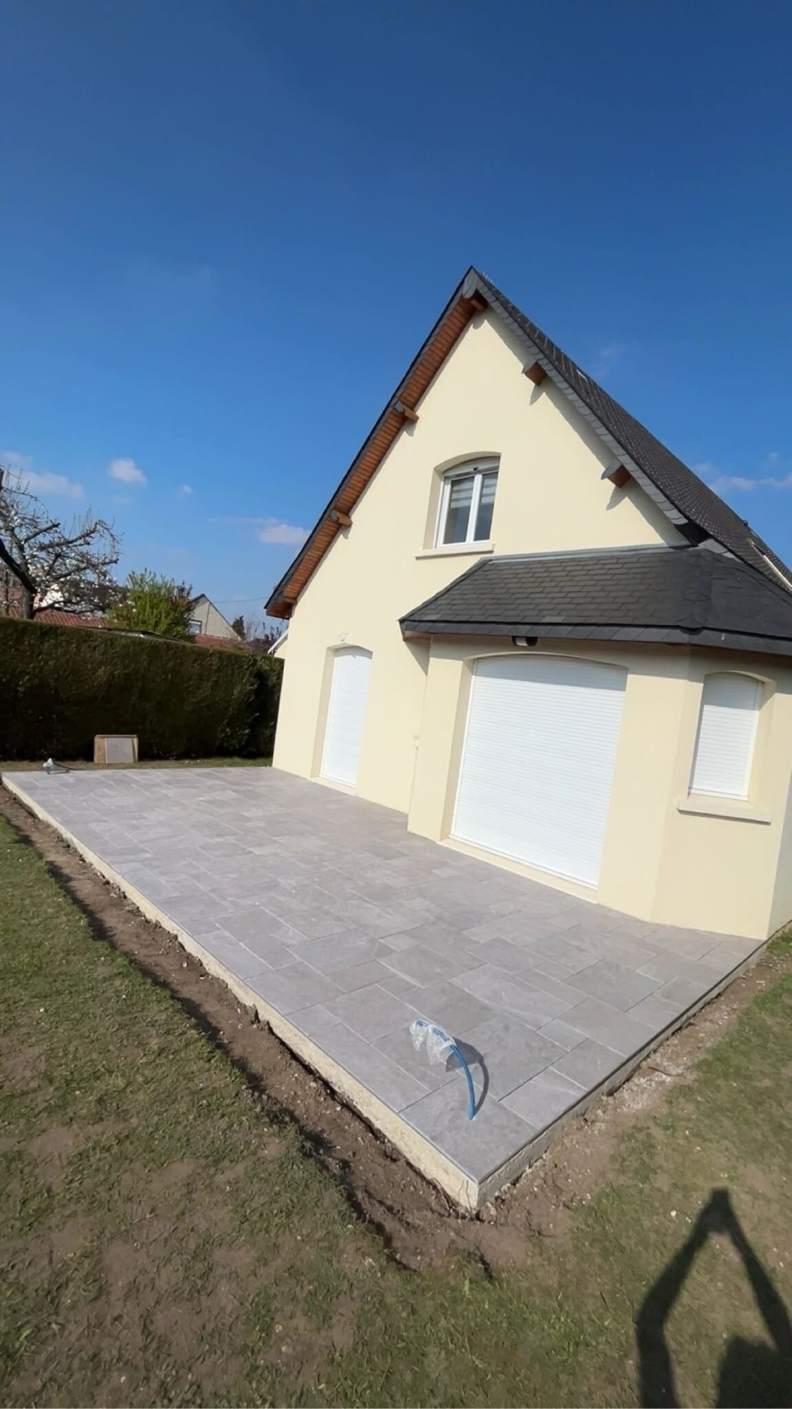 Installation de terrasse dallée à Montigny